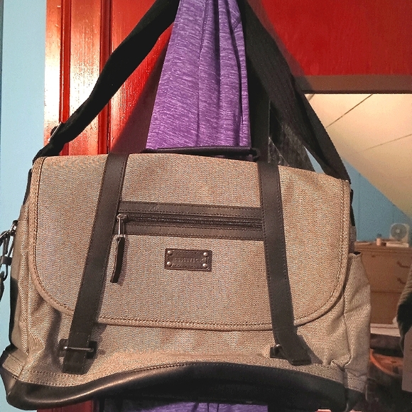 Messenger Briefcase by Renwick NEW Unisex - Picture 6 of 6